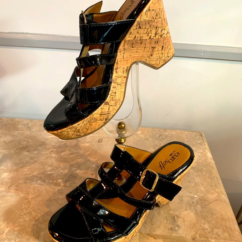 Patent leather wedge Sandals by Sofft
